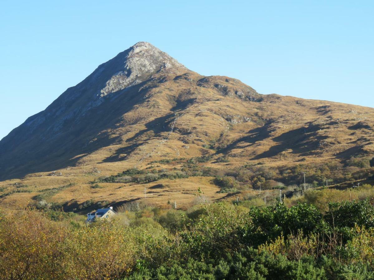 Letterfrack Farm Cottage In Village On A Farm Beside Connemara National Park Экстерьер фото